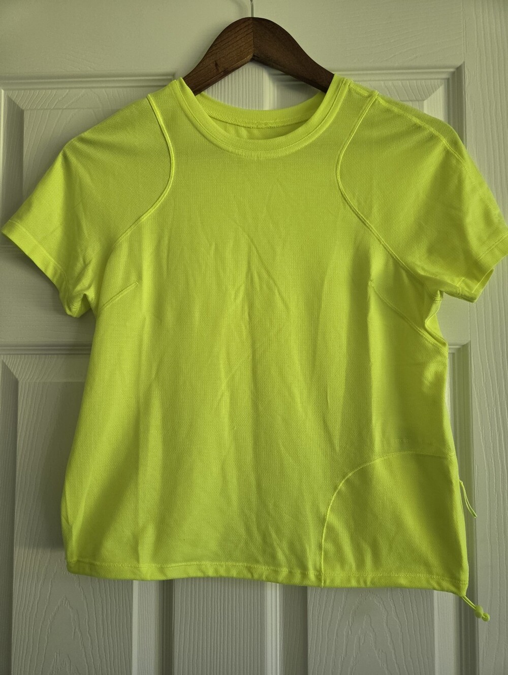 Lululemon Lightweight Cinched Hem Hiking T-Shirt Size 4 Yellow